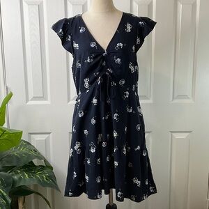 Universal Thread - Women's Flutter Short Sleeve Mini
Skater Dress Size L